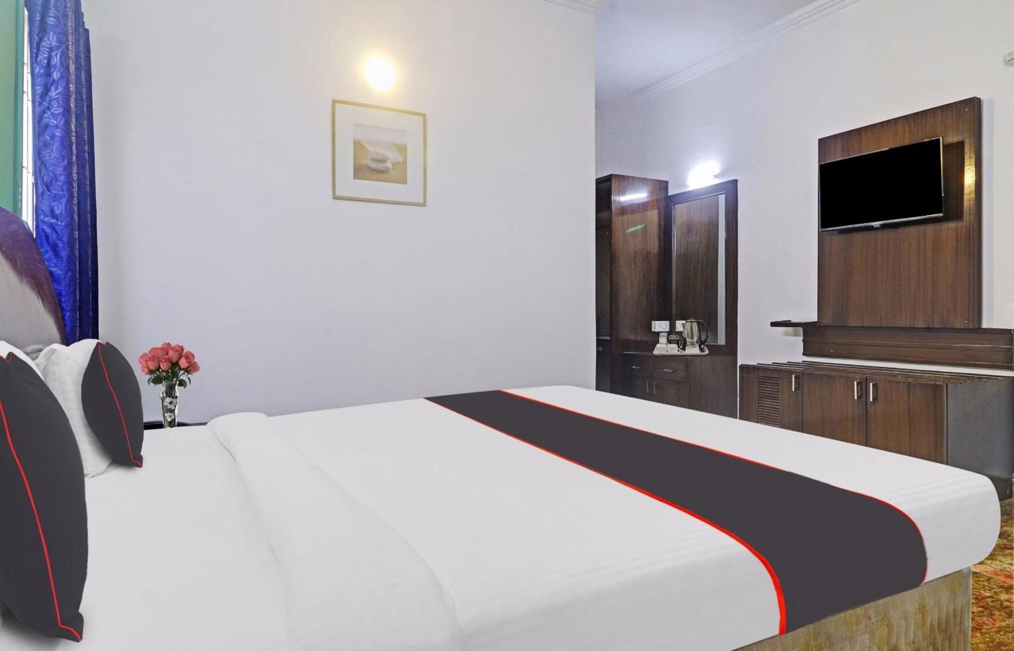 Capital O Halcyon Inr Madhapur Hotel